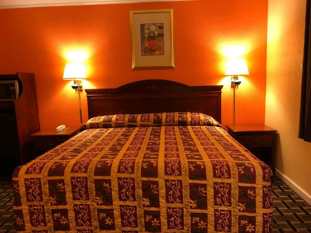 Deluxe Inn Natchez Bagian luar foto